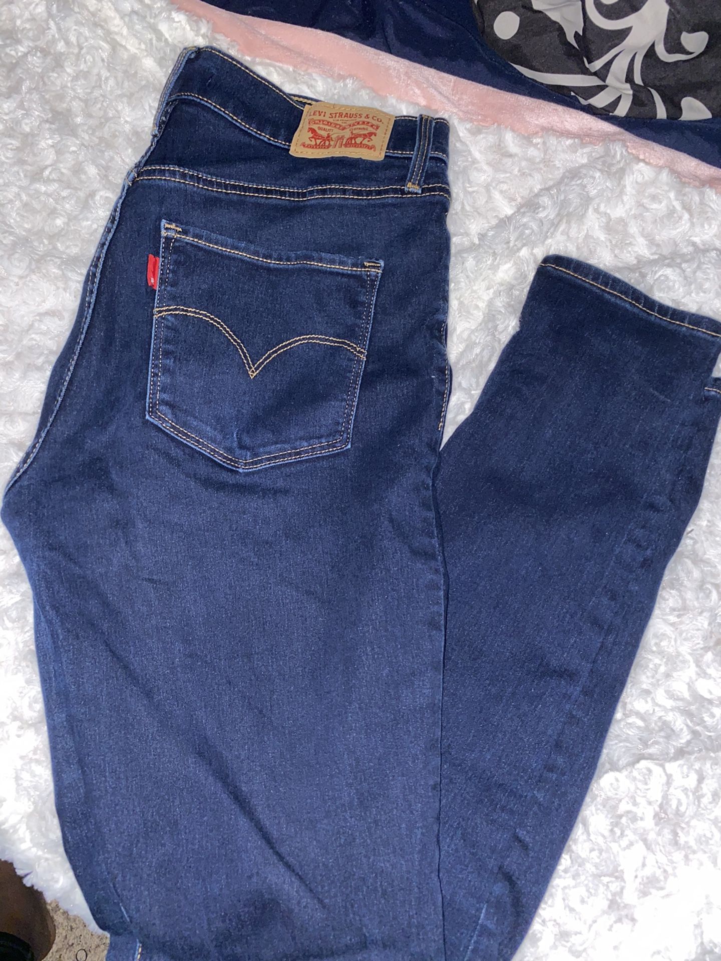 Women’s Levi jeans