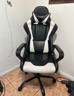 Gaming chair