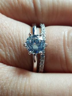 Women's round cut wedding engagement promises ring size 9.0