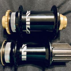 Shimano Saint 32h Hubs Front HB-M820 20x110mm  Thru Axle & FH-M810 Rear 10x135mm