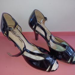 Fancy Women's Shoes Size 5.5