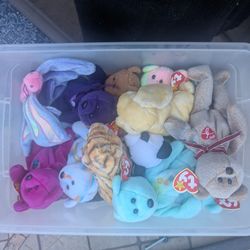 Box Of vintage Beanie Babies 