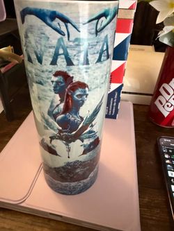 Selling a avatar Tumblr cup is 20 ounces