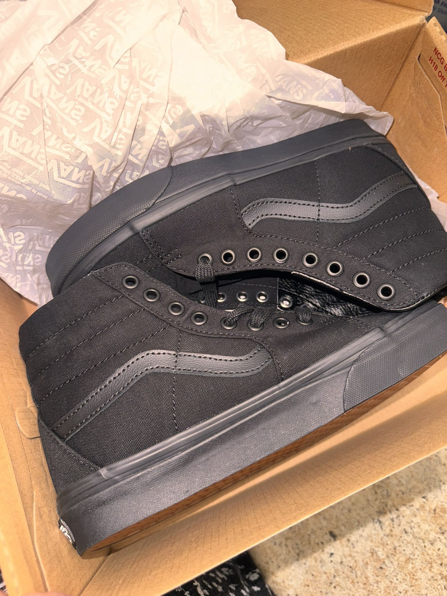 Vans High Top (NEW)