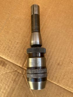Keyless drill chuck