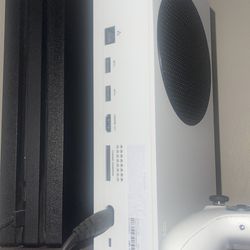 PS4 and XBX series s