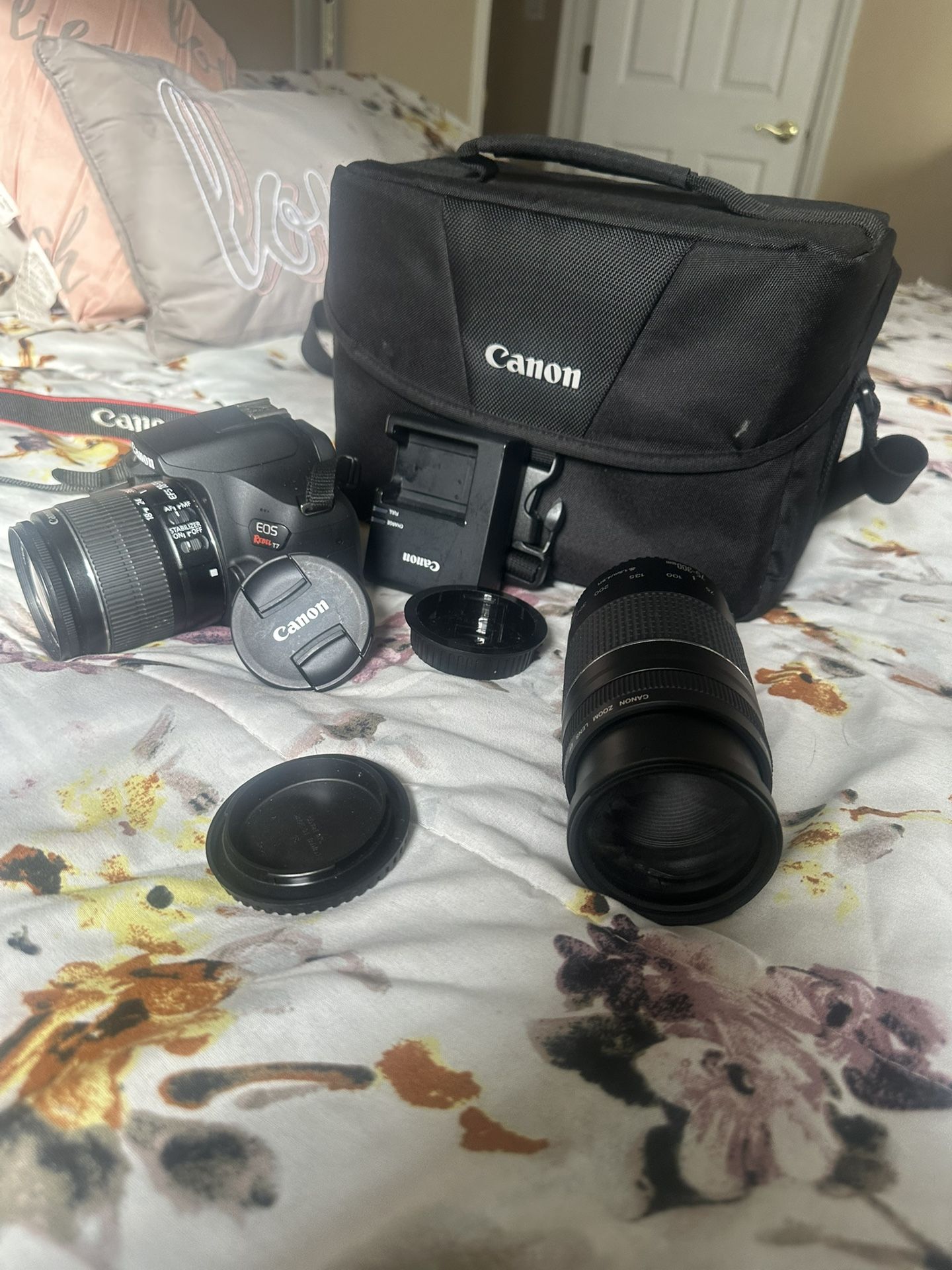 Canon EOS T7 DSLR Camera Kit
