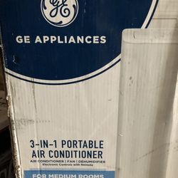 New General Electric Portable A/C With Dehumidifier 10,000 Btu With All Accessories 