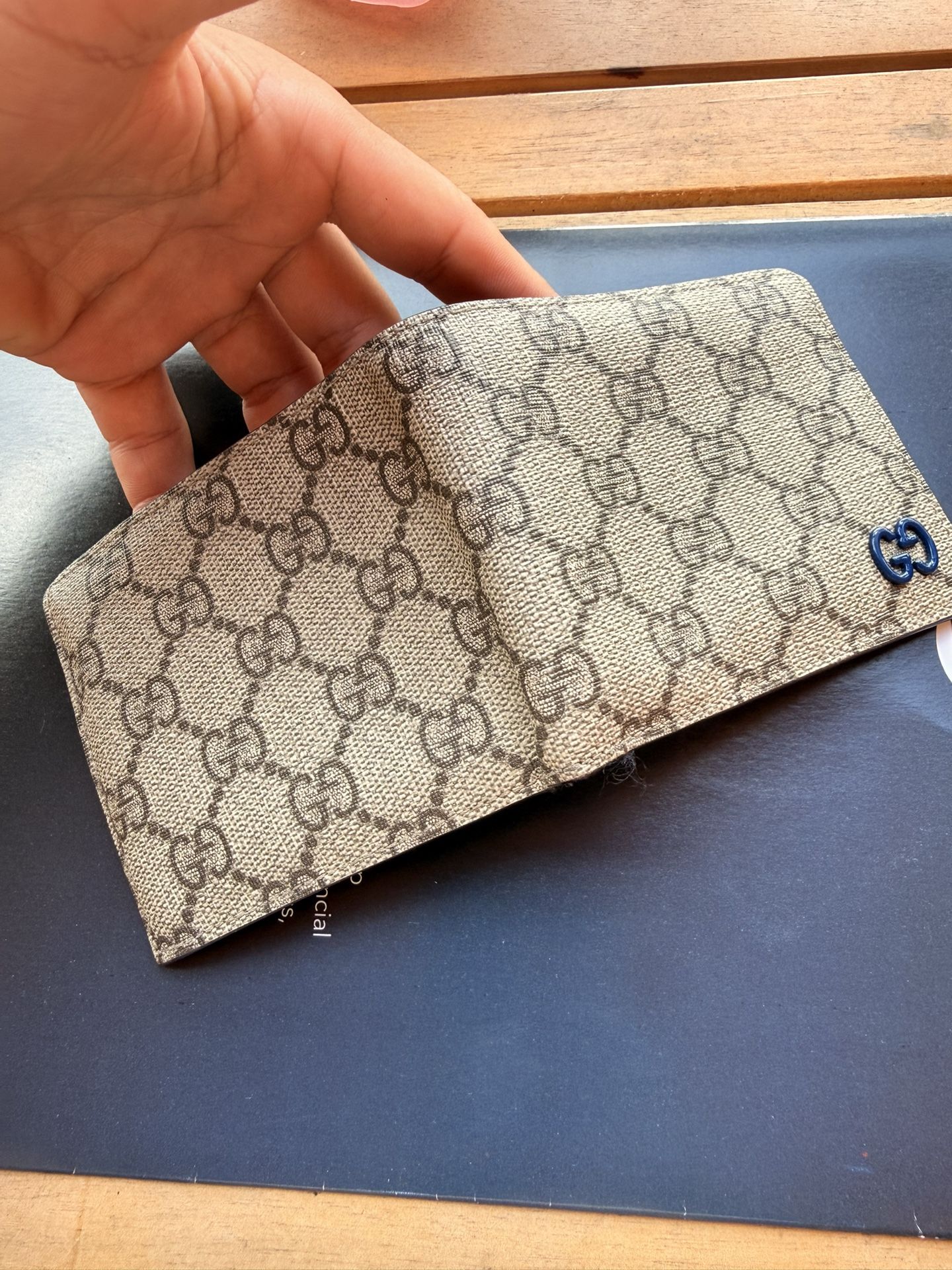 Authentic Gucci Mens Web Beige Ebony GG Supreme Canvas Bi fold