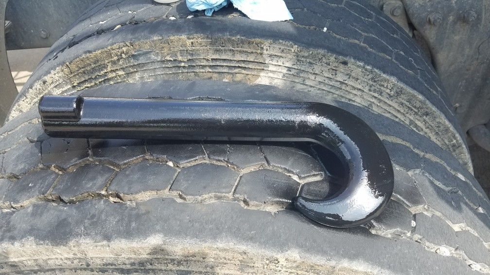 International tow hook