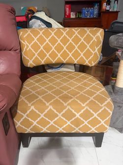 Very cute chair!