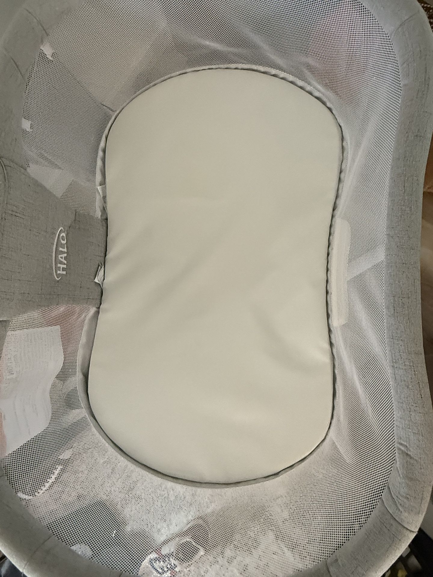 Lightly Used HALO BassiNest Swivel Sleeper Luxe Dove Gray Tweed