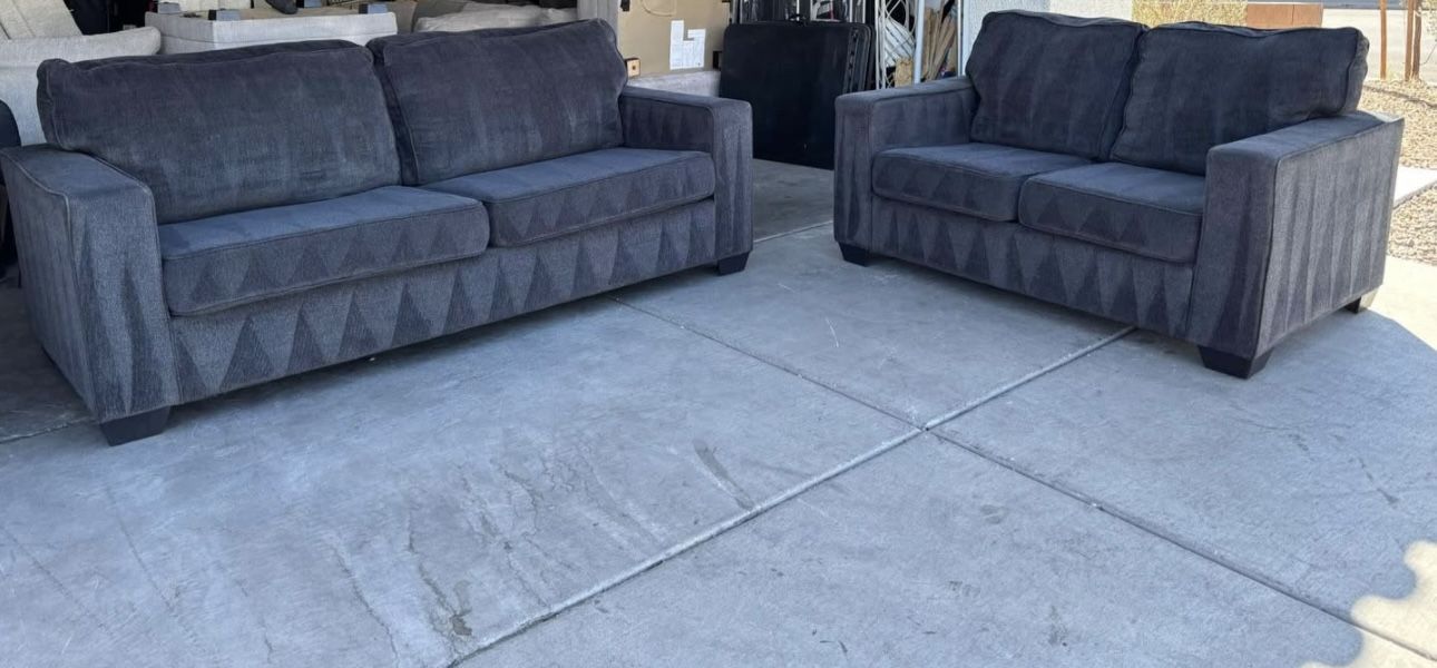 Beautiful Sofa, Couch Set ( Delivery Available)