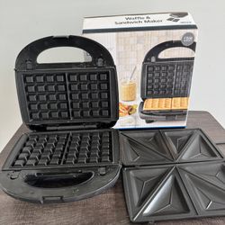 Waffle & Sandwich Maker – 2 Plates Included – Works Great