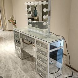 Smart Makeup Vanity 