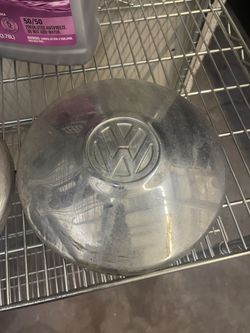 VW Vanagon Bus Hubcaps 