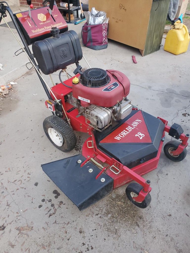 Worldlawn 28 Inch Mower 10.5 Intek Engine