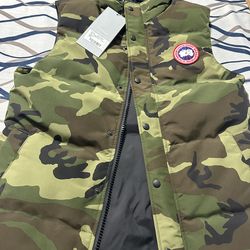 Canada Goose Garson Vest Size M NEVER WORN