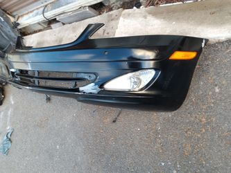 2007-2009 Mercedes S550 complete front bumper with All the accessories and inner fillers with accessories OEM.