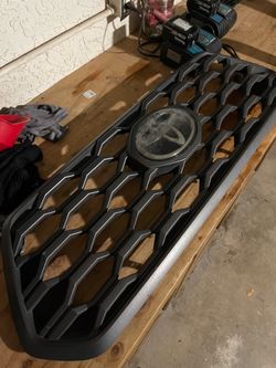 2016-2023 Tacoma Grill OEM