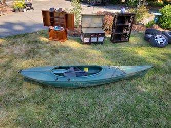 Trinity Bay Mallard Kayak and paddle