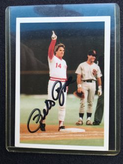 Signed Pete Rose Topps Card Perfect Condition