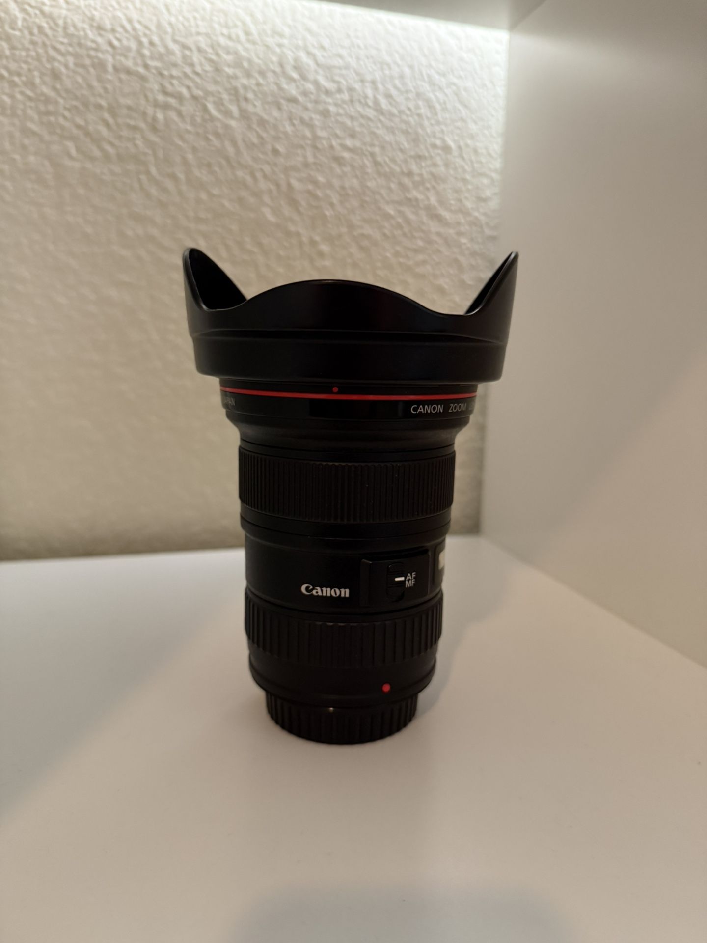 Canon Zoom Lens EF 16-35mm f/2.8L