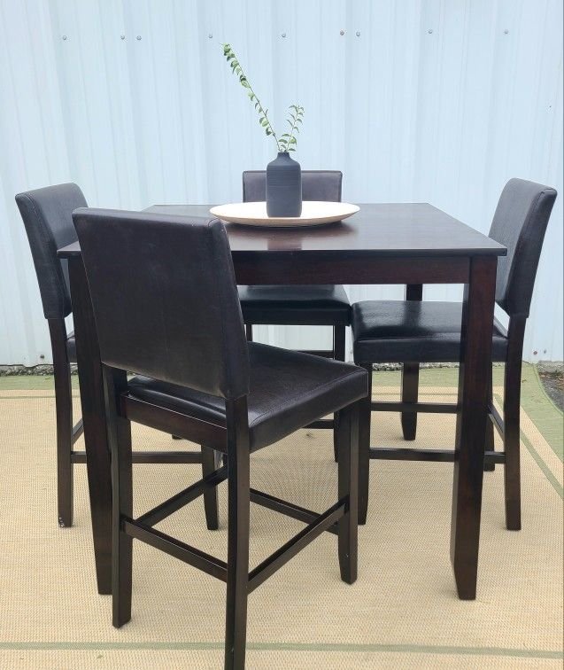 Expresso Dinning Table With 4 Leather Chairs. FREE DELIVERY 10 miles