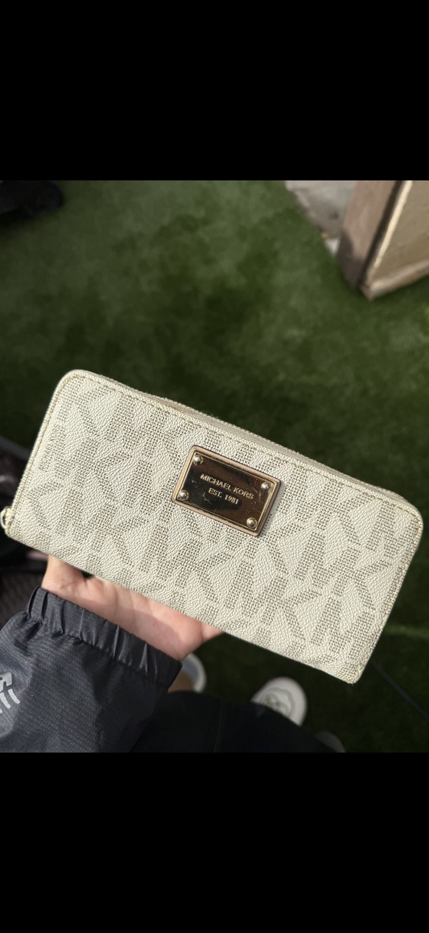 Women Black And White Michael Kors Wallet 