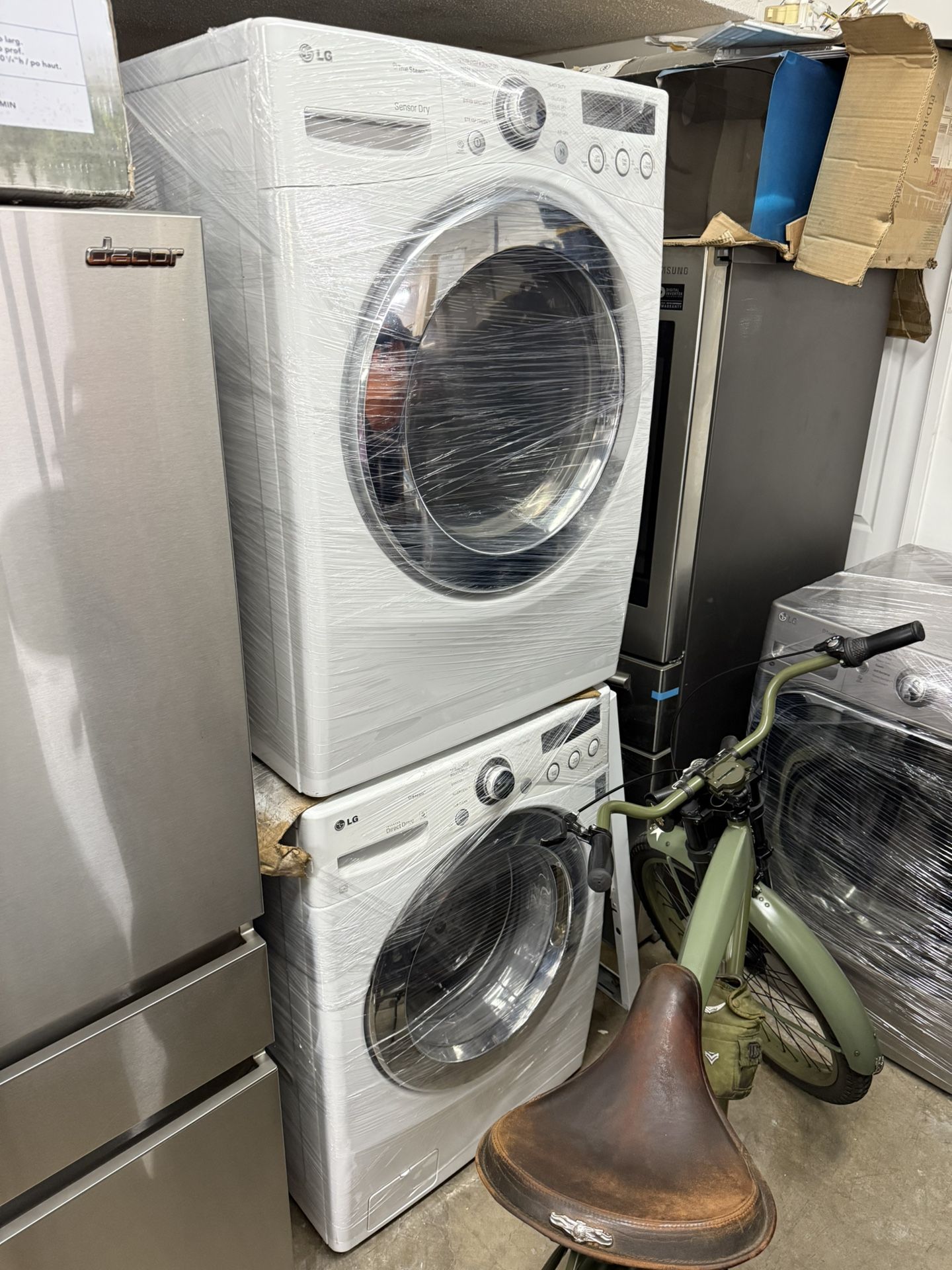 LG Steam Stackable White Front Load Set