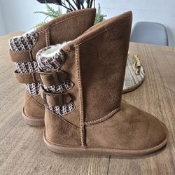 Tan Flat Boots