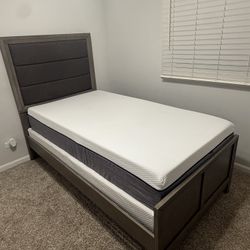 Twin bedroom set w/32” tv and stand