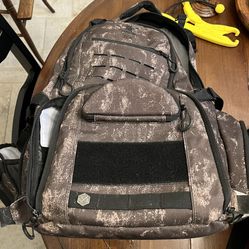 Samurai fishing backpack. Mpu only Poms firm