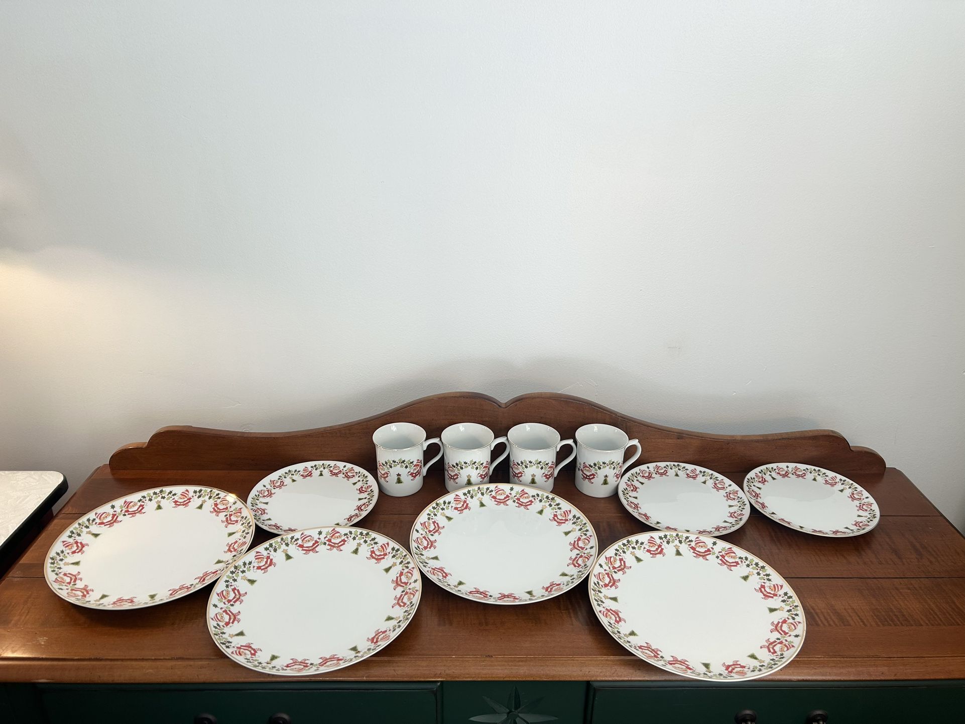 Rare, HTF vintage George Good Elves Holly Berry Christmas Dishes