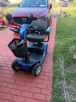 Pride Mobility Victory® 10 4-Wheel Scooter