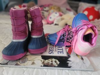 Girl toddler's shoes