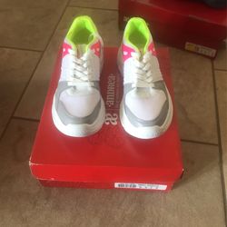 Andrea Tennis Shoes Size 6