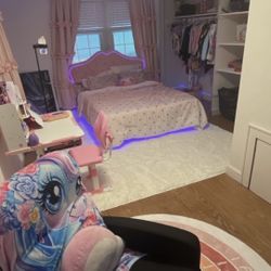 Queen Bed W / LED Lights