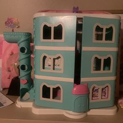 Gabby’s  Doll House 
