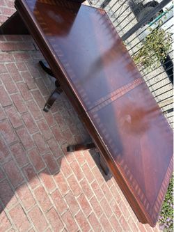 Dinning room table and chairs