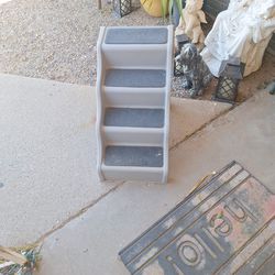 Quick sale! $10 Dog stairs - large 4 steps