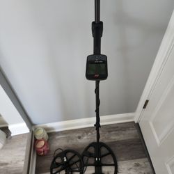 Equinox 700 Metal Detector 