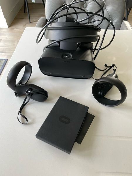 Oculus Rift S PC-Powered VR Gaming Headset

