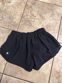 Lululemon black shorts size 6