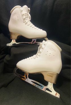 EDEA Symphony Figure Skates 245B with Jackson Ultima Legacy 8 Blades 9¼”