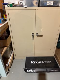 Metal cabinet