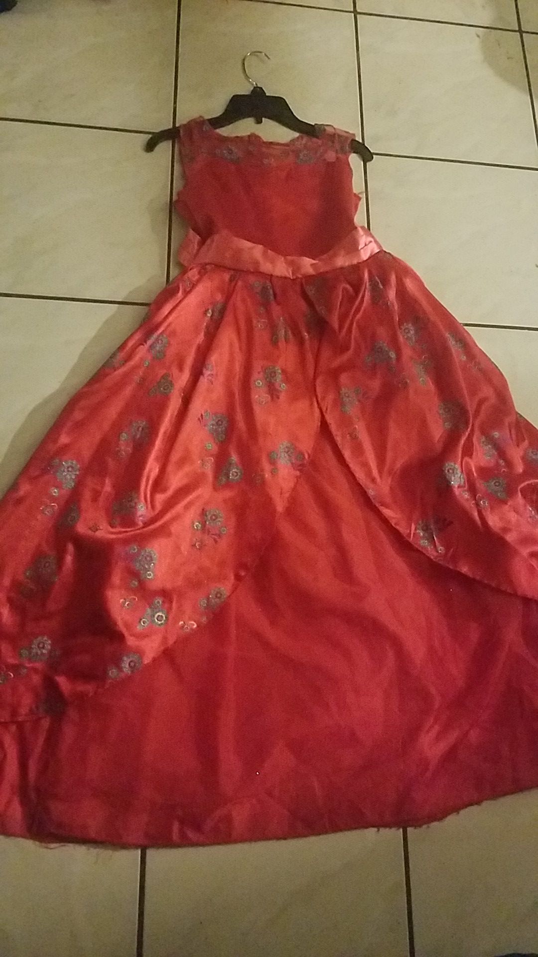 Elena Halloween costume