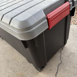 169 Qt Storage With Wheels Whittier Pick up