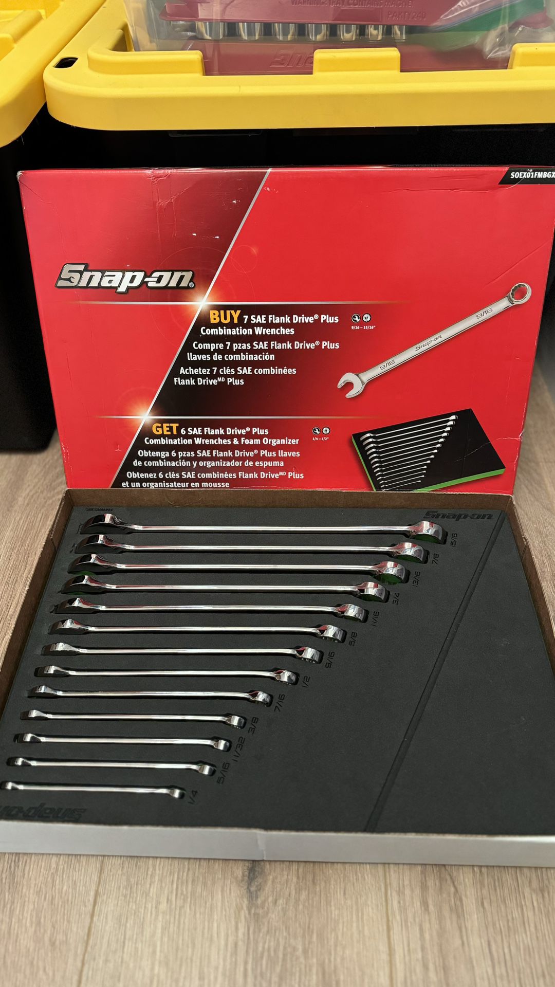 Snap On 13 pc SAE Flank Drive Plus Combination Wrench Set with Foam Tray (1/4–15/16")