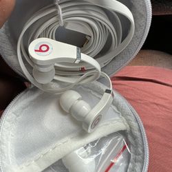 ❤️beats By Dre Ear Buds Not Wireless💙